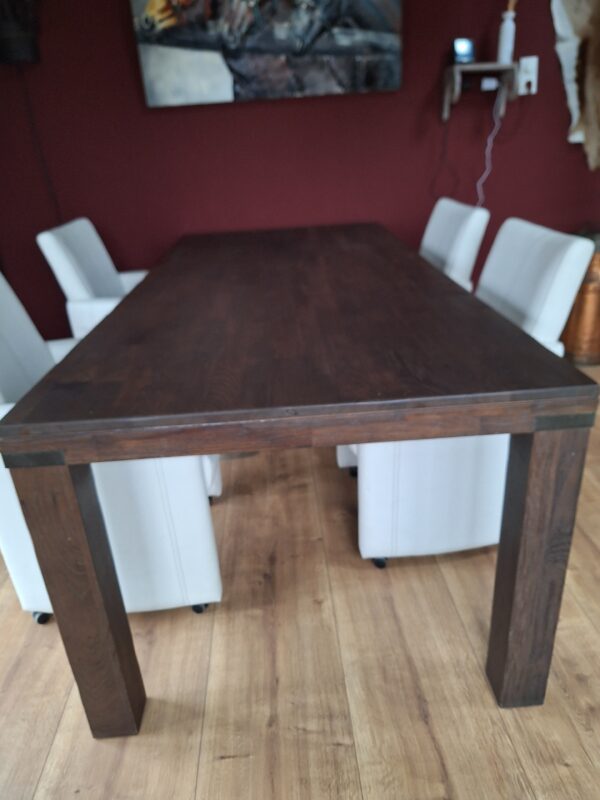 Mooie ruime eettafel - Afbeelding 3