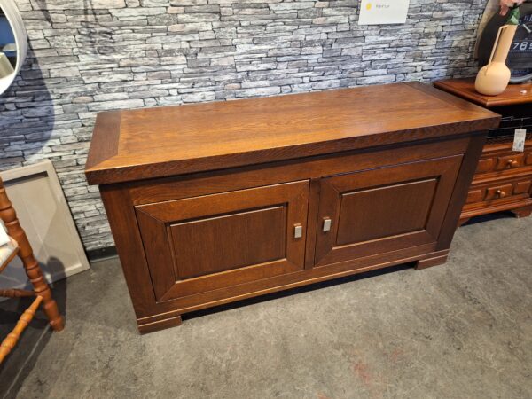 Mooi compact dressoir kastje