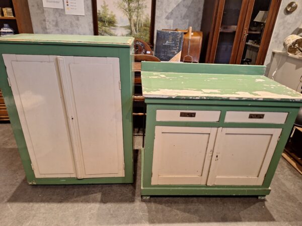 Toffe wandkast / commode kast brocante