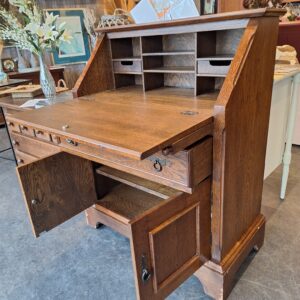 Mooie secretaire met leuke details