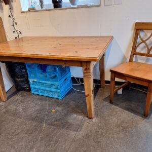 Grenen eetkamertafel in prima staat