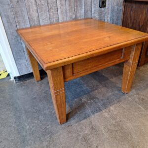 Massief grenen salontafel / bijzettafel