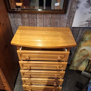 Compacte ladekast in goede staat